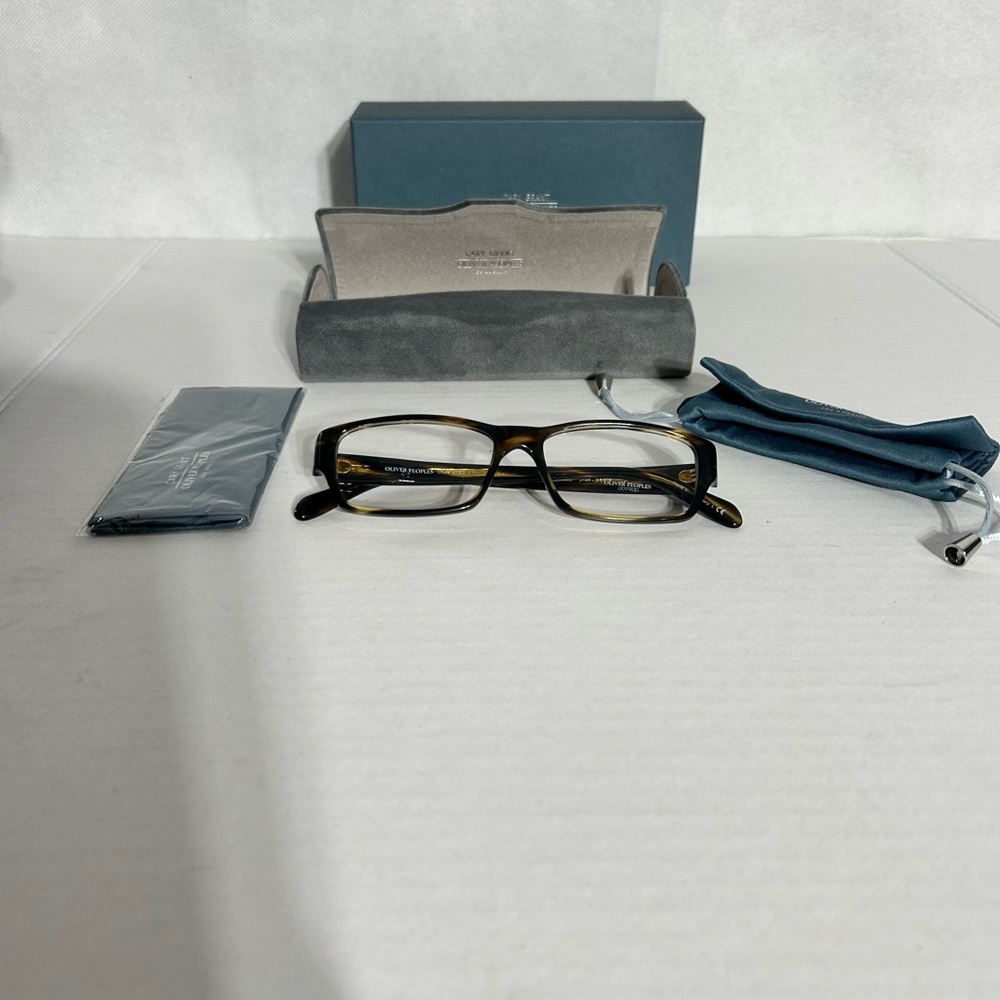 Oliver peoples eyeglass